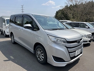 TOYOTA NOAH 2019