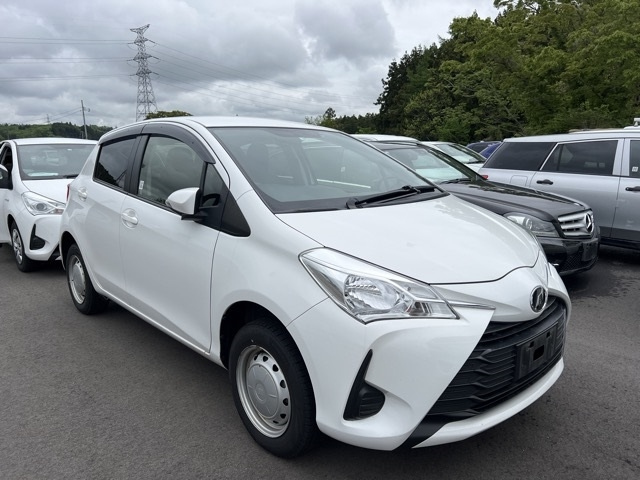 TOYOTA VITZ 2018