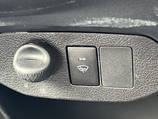 TOYOTA VITZ 2018