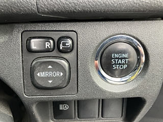 TOYOTA HIACE VAN 2020
