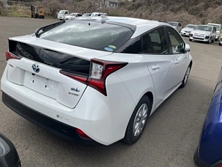 TOYOTA PRIUS 2021