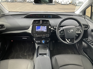 TOYOTA PRIUS 2021