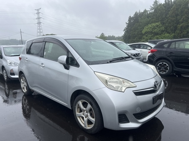 TOYOTA RACTIS 2012
