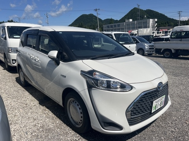 TOYOTA SIENTA 2019