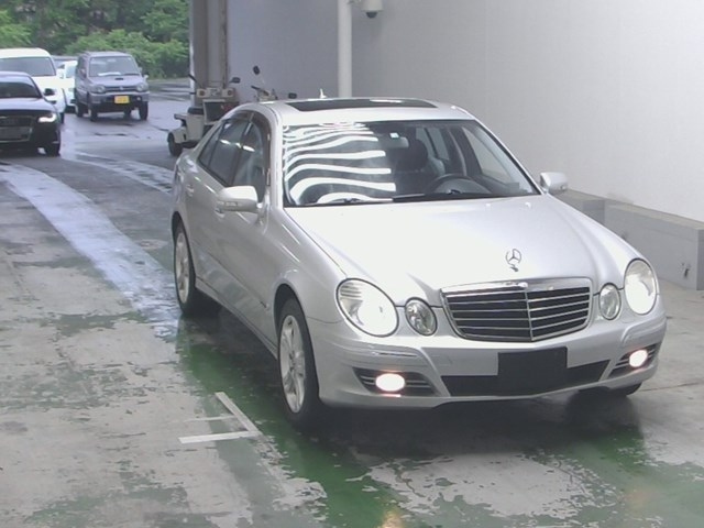 MERCEDES BENZ E CLASS