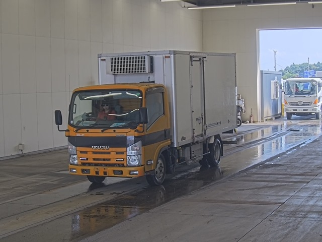 ISUZU ELF 2009