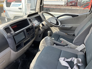 NISSAN TRUCK 2013