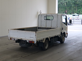 NISSAN TRUCK 2013