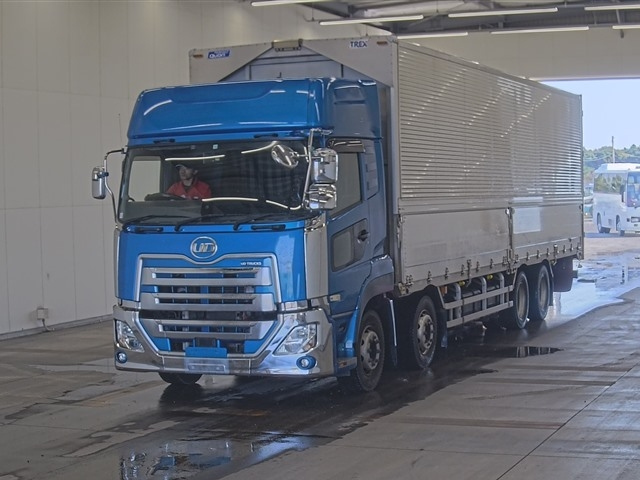NISSAN QUON 2019