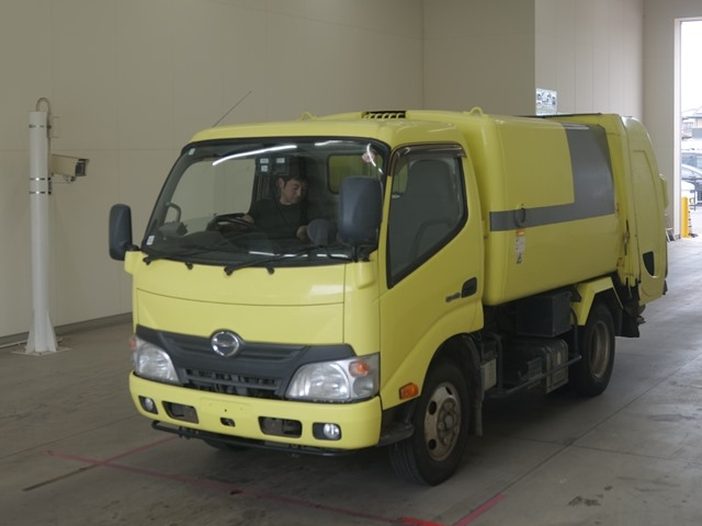 HINO DUTRO 2015