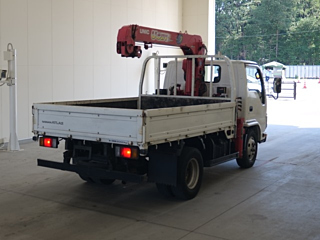 NISSAN TRUCK 2011
