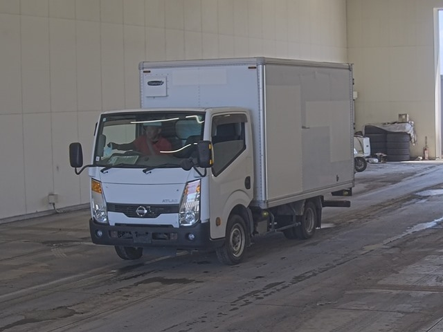 NISSAN ATLAS 2014