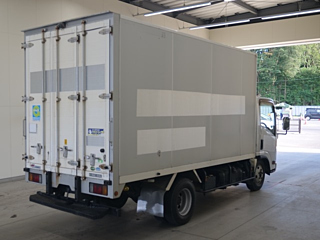 NISSAN TRUCK 2012