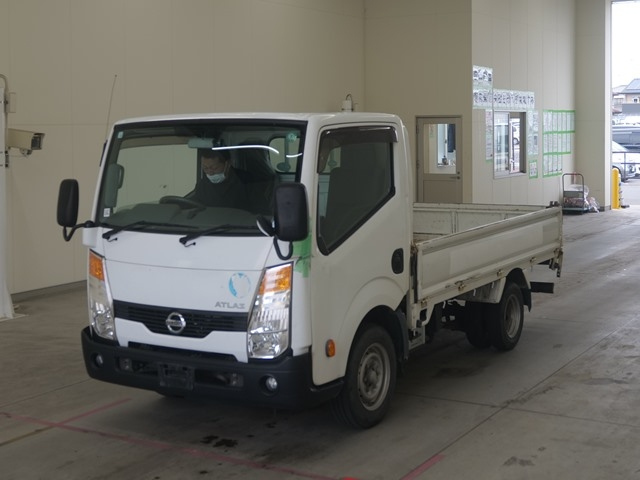 NISSAN ATLAS 2013