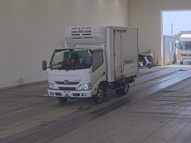 HINO DUTRO 2015