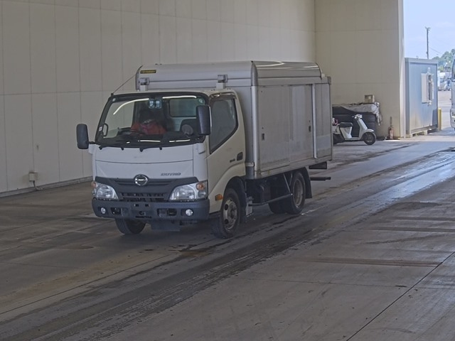 HINO DUTRO 2016