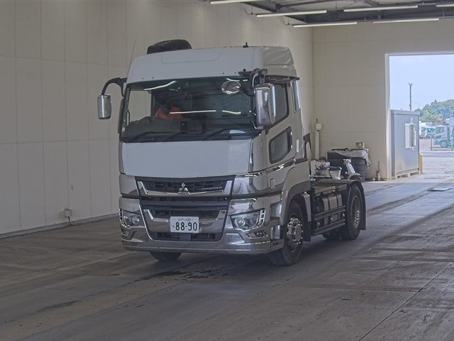 MITSUBISHI SUPER GREAT 2018