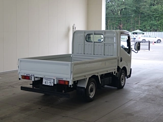 NISSAN TRUCK 2008