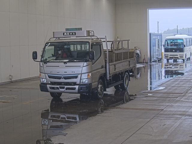 MITSUBISHI CANTER 2020