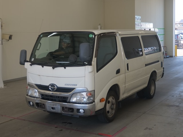 HINO DUTRO 2015