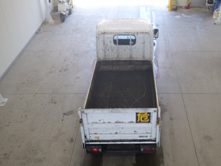 NISSAN TRUCK 2011
