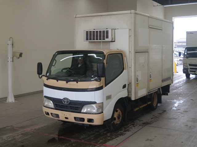TOYOTA DYNA 2009