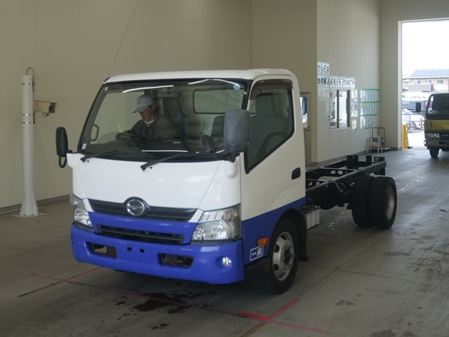HINO DUTRO 2015