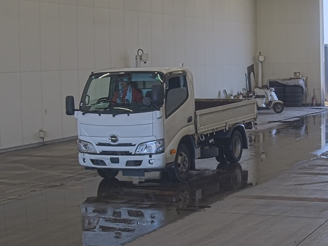 HINO DUTRO 2020