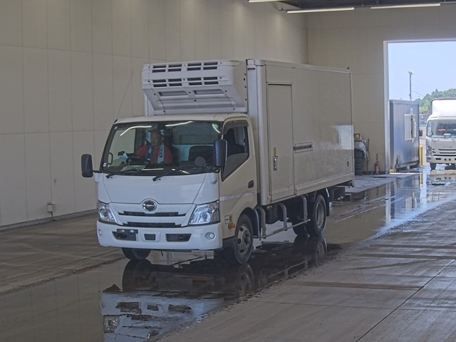 HINO DUTRO 2020