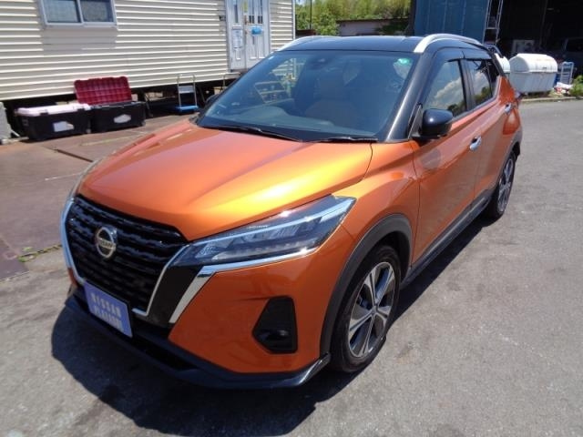 NISSAN KIX 2020