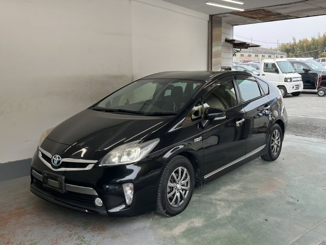 TOYOTA PRIUS PHV