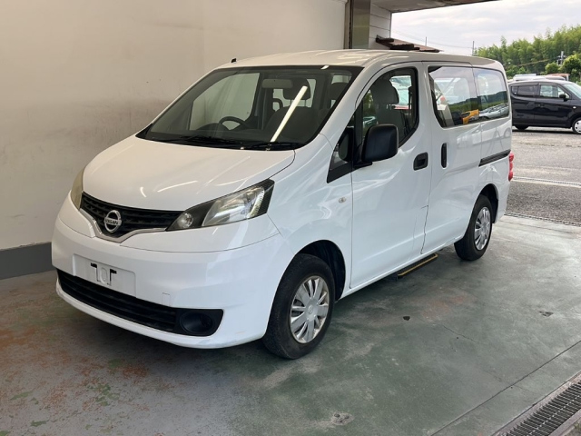 NISSAN NV200 2015