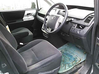 TOYOTA NOAH 2011