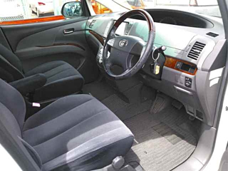 TOYOTA ESTIMA 2010