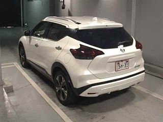 NISSAN KIX 2020