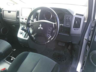 MITSUBISHI DELICA D5 2011