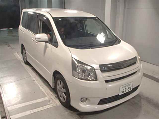 TOYOTA NOAH 2008