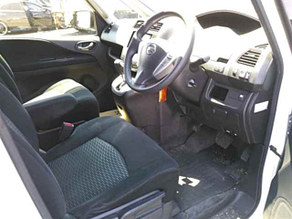 NISSAN SERENA 2013