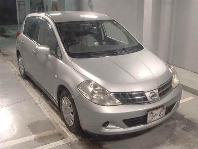 NISSAN TIIDA 2010