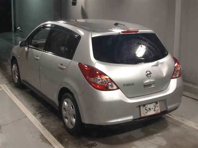 NISSAN TIIDA 2010
