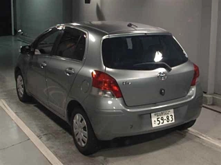 TOYOTA VITZ 2010