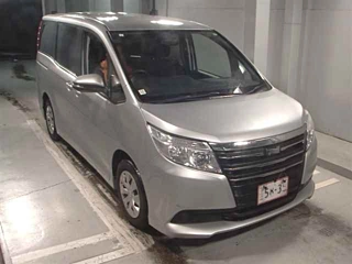 TOYOTA NOAH 2015