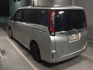 TOYOTA NOAH 2015