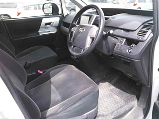 TOYOTA NOAH 2013