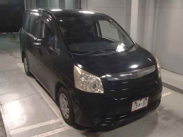 TOYOTA NOAH 2008