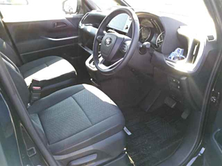 TOYOTA VOXY 2023