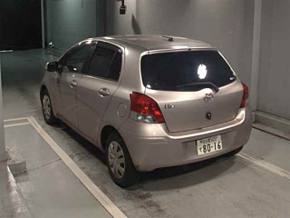TOYOTA VITZ 2010
