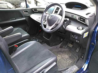 HONDA FREED 2013