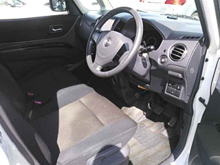 NISSAN ROOX 2010