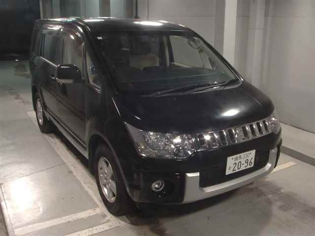 MITSUBISHI DELICA D5 2015